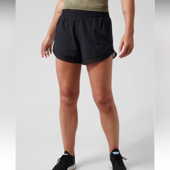 Athleta Pants - Athleta Mesh racer run shorts 4” size L black